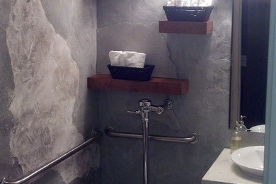 Design ideas for a contemporary bathroom in Omaha.