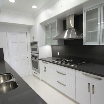 Custom Kitchen Cabinets & Handles