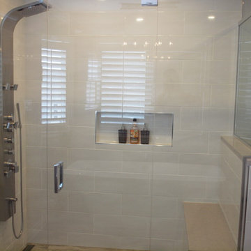 Custom shower with bench and niche
