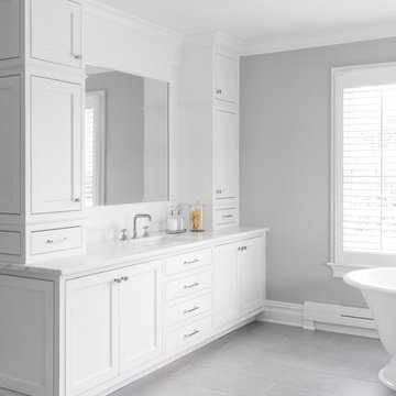 Dale Master Bathroom