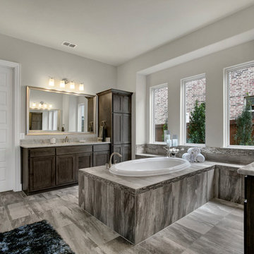 Dallas, Texas | Arbors at Willow Bay - Classic Dartmouth Owner's Bathroom