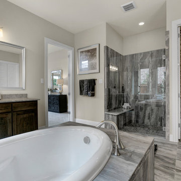Dallas, Texas | Arbors at Willow Bay - Classic Dartmouth Owner's Bathroom