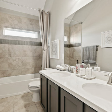 Dallas, Texas | Carnegie Ridge - Premier Juniper Secondary Bathroom