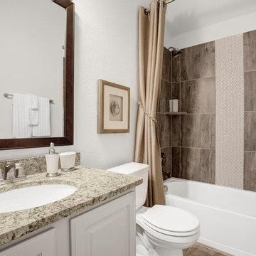 Dallas, Texas | Gateway Parks - Premier Palm Secondary Bathroom