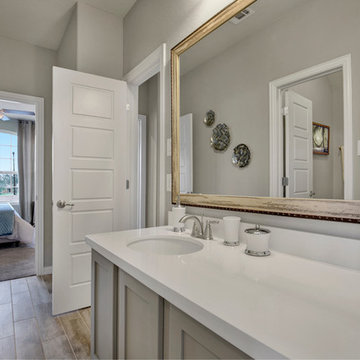 Dallas, Texas | Lakeview Estates - Premier Magnolia Secondary Bathroom