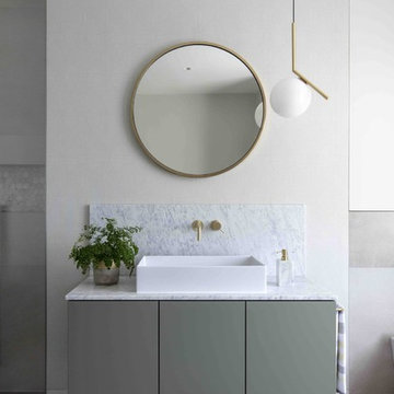 Wall hanged vanity unit with Floss light