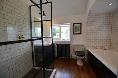 This is an example of a classic bathroom in Oxfordshire.
