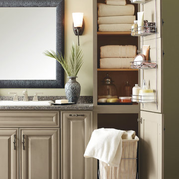 Decorá Cabinets: Vanity Hamper