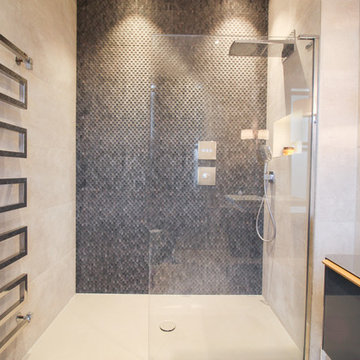 Decorative Mosaic style slate porcelain shower wall