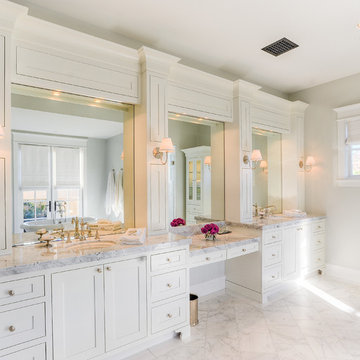 Desert Dwelling for Sports Enthusiasts | Master Bathroom