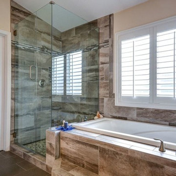 Donelle Contemporary Bathroom in Green Valley
