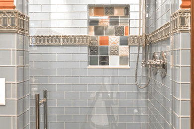 デトロイトにあるトランジショナルスタイルのおしゃれな浴室の写真