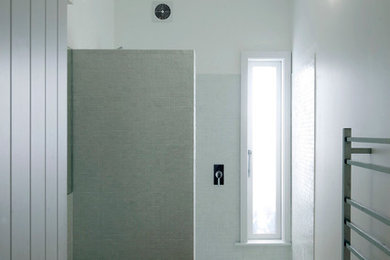 ダニーデンにあるコンテンポラリースタイルのおしゃれな浴室の写真