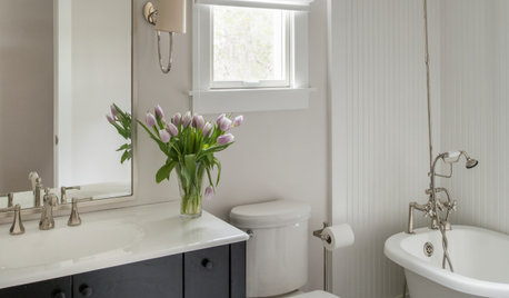 Watch a Houzz Editor Discuss 4 Small-Bathroom Design Ideas