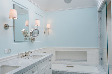 Idéer för att renovera ett mellanstort vintage en-suite badrum, med möbel-liknande och marmorgolv