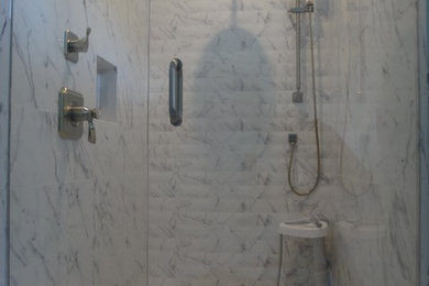 Bathroom - modern bathroom idea in Jacksonville