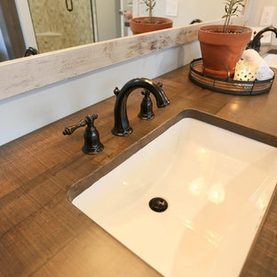 75+ Bäder mit Travertinfliesen und Waschtisch aus Holz Ideen & Bilder