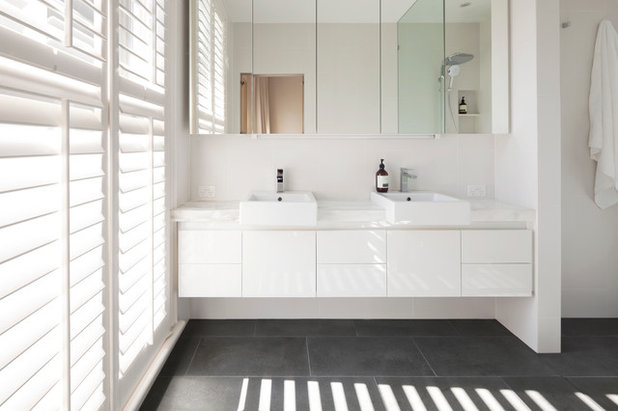 Modern Bathroom by Nic Owen Architects