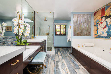 Пример оригинального дизайна: главная ванная комната среднего размера в стиле неоклассика (современная классика) с стеклянными фасадами, темными деревянными фасадами, накладной ванной, угловым душем, белой плиткой, керамогранитной плиткой, синими стенами, паркетным полом среднего тона, врезной раковиной, столешницей из искусственного кварца, разноцветным полом, душем с распашными дверями и белой столешницей