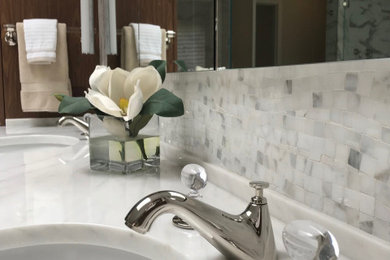 Example of a minimalist bathroom design in New York