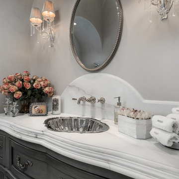 Elegant bathrooms by Fratantoni Design