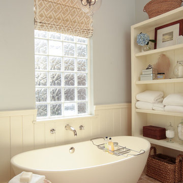 Elegant Cottage Bathroom