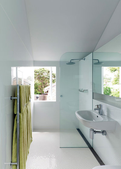 Contemporary Bathroom by Christopher Polly Architect