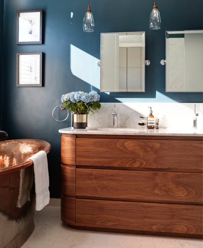 Contemporary Bathroom by Studio 152