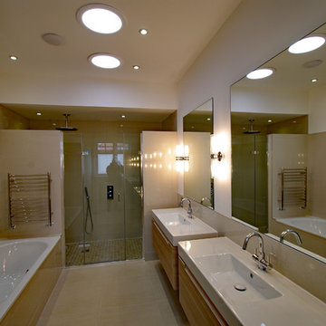 ensuite bathroom with light tubes