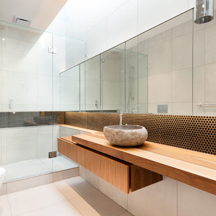Photo of a contemporary bathroom in Melbourne.