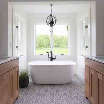 Fairfield, Iowa - Modern Farmhouse Bathroom