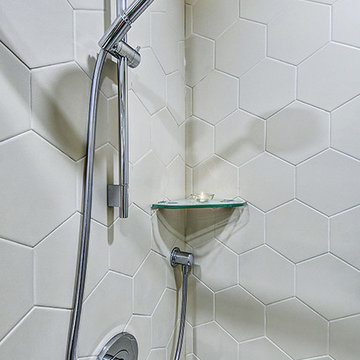 Family Bathroom - Loving 'the hex'