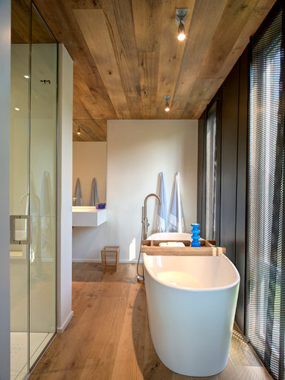 Contemporáneo Cuarto de baño by Bates Masi Architects LLC