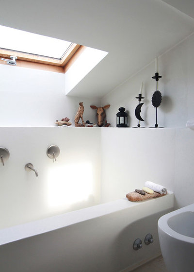 アジアン 浴室 by Ghirardelli Architetti