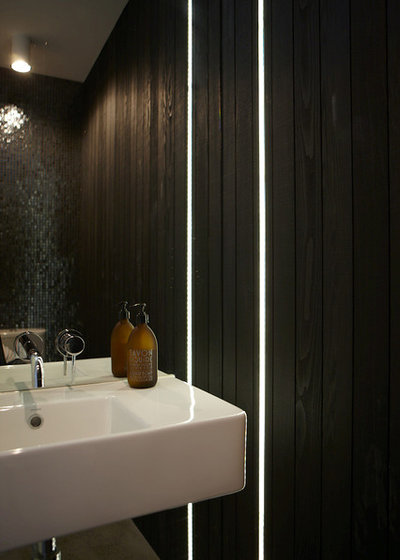 Contemporary Bathroom by Andrew Meiring Architects