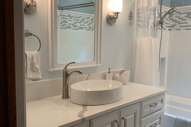 This is an example of a contemporary bathroom in Raleigh.