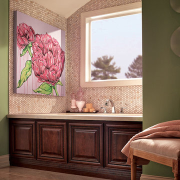 Fieldstone Cabinetry Master Bath Suite in Cherry