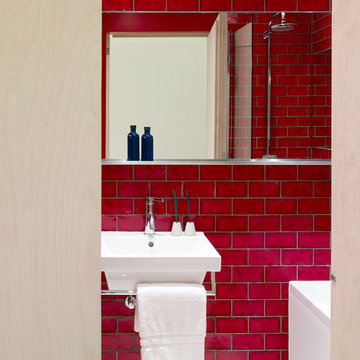 Fitzrovia Mews - Red Bathroom