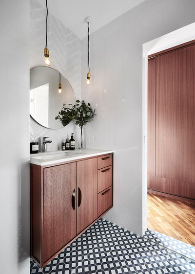 Scandinavian Bathroom by Icon Interior Design Pte Ltd