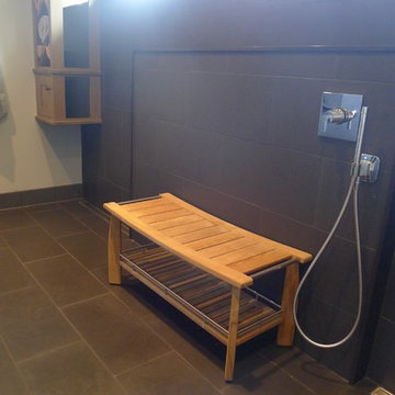 Floating wall, Master Bathroom