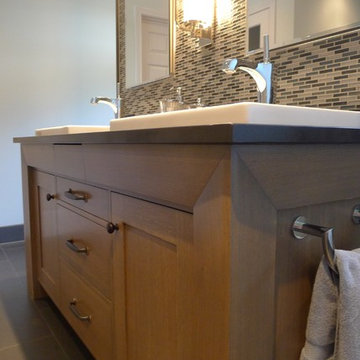 Floating wall, Master Bathroom