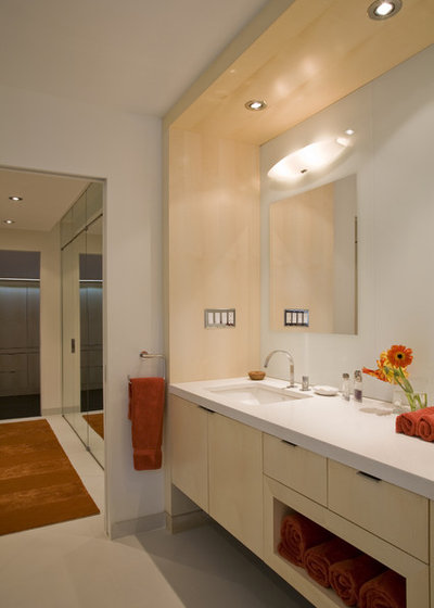 Modern Bathroom by FORMA Design
