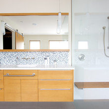 Contemporary Bathroom by Lacey Construction Ltd.