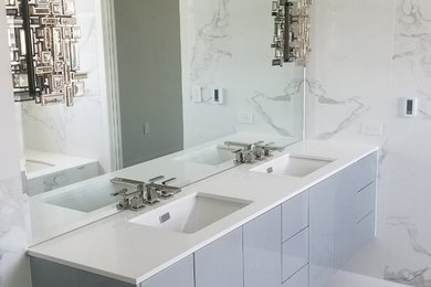 Bathroom - contemporary bathroom idea in Dallas