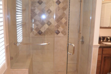 Frameless Door and Notched Inline Panel With Towel Bar