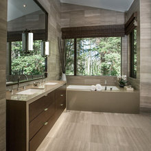 Bathroom w/Tub