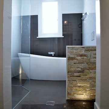 freestanding bath, feature wall, floor lighting