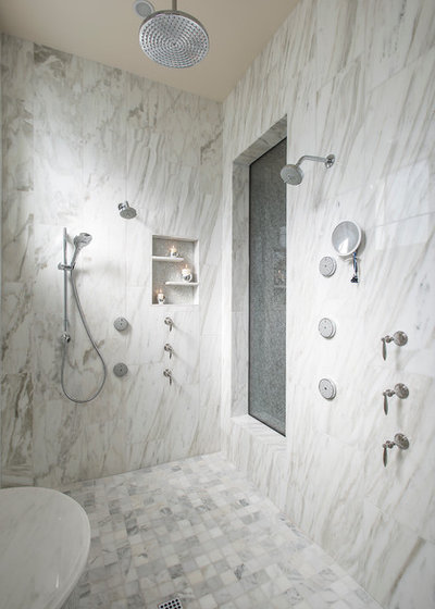 コンテンポラリー 浴室 by Starion Custom Residences
