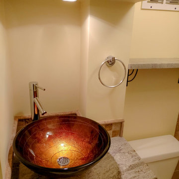 Full bathroom in small room
