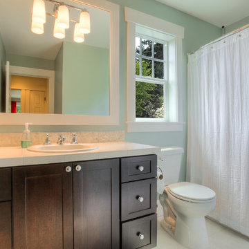 Fully Remodeled Upstairs Bathroom for Children and Guests